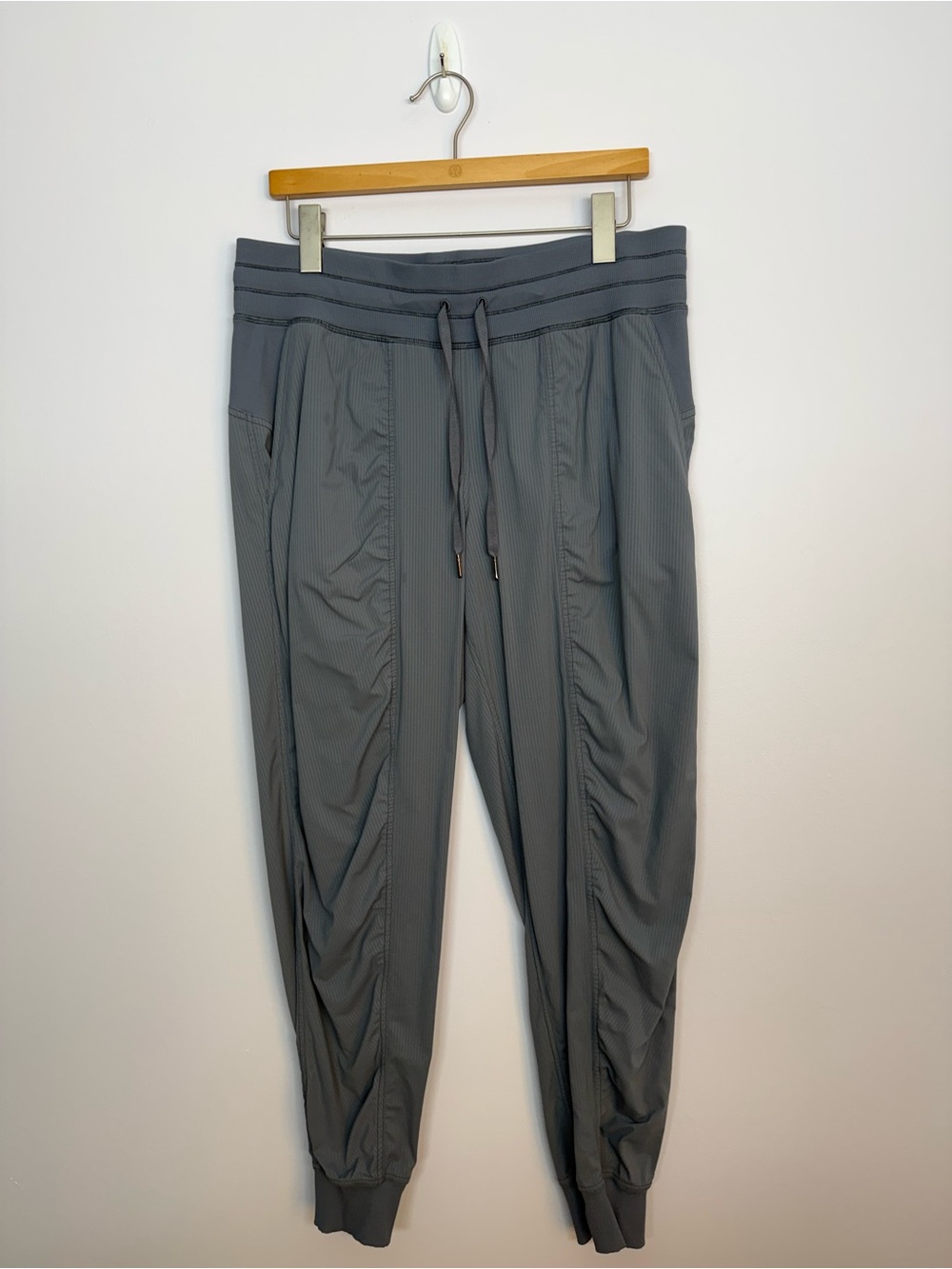 162: Lululemon Dance Studio Jogger *Full Length Gray Size 12 29”